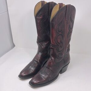 Men’s boots size 9